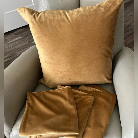 Velvet Cushion Covers Set 4 (2 sizes) NWOT - Picture 5 of 6